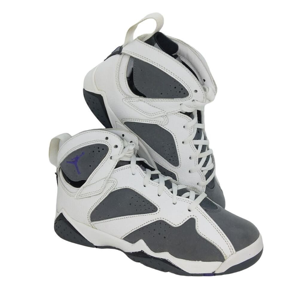 NIKE AIR JORDAN Boys White & Gray Leather Sneakers - Size: 6 1/2Y